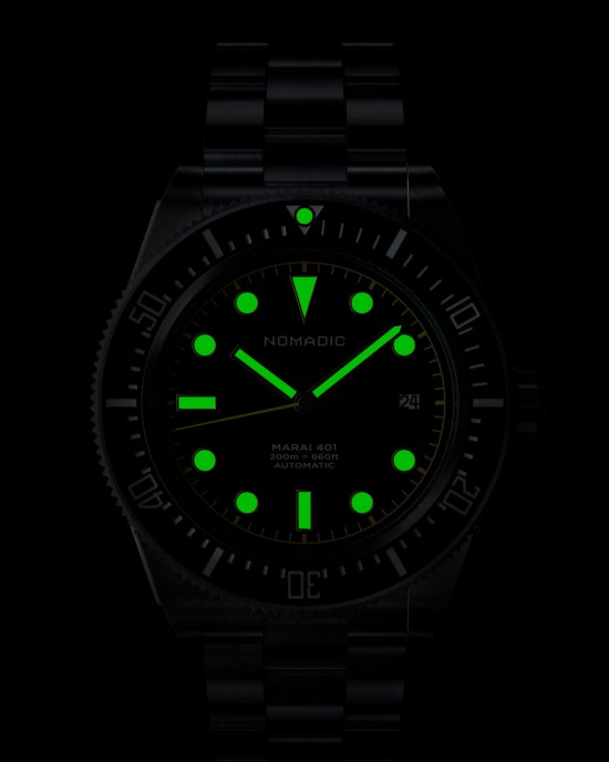 Crimson Dawn - Maraí 401 Date - Dive Watch with Date