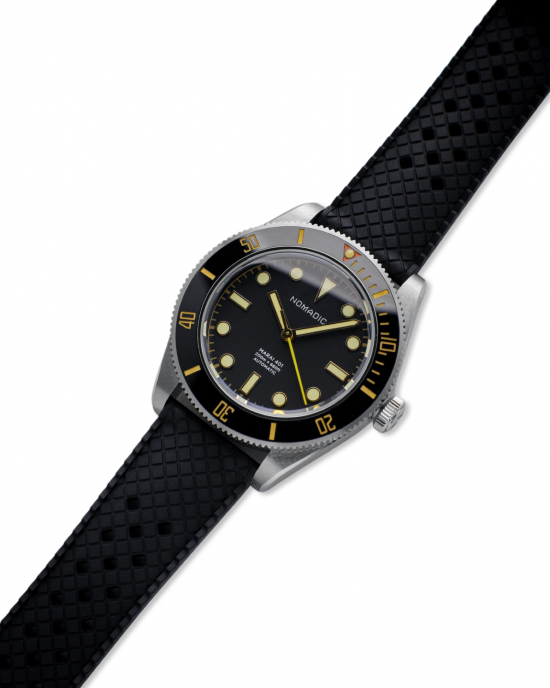 Classic Black and Gold - Maraí 401 Date - Dive Watch with Date